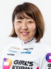 鈴木彩夏選手の顔写真